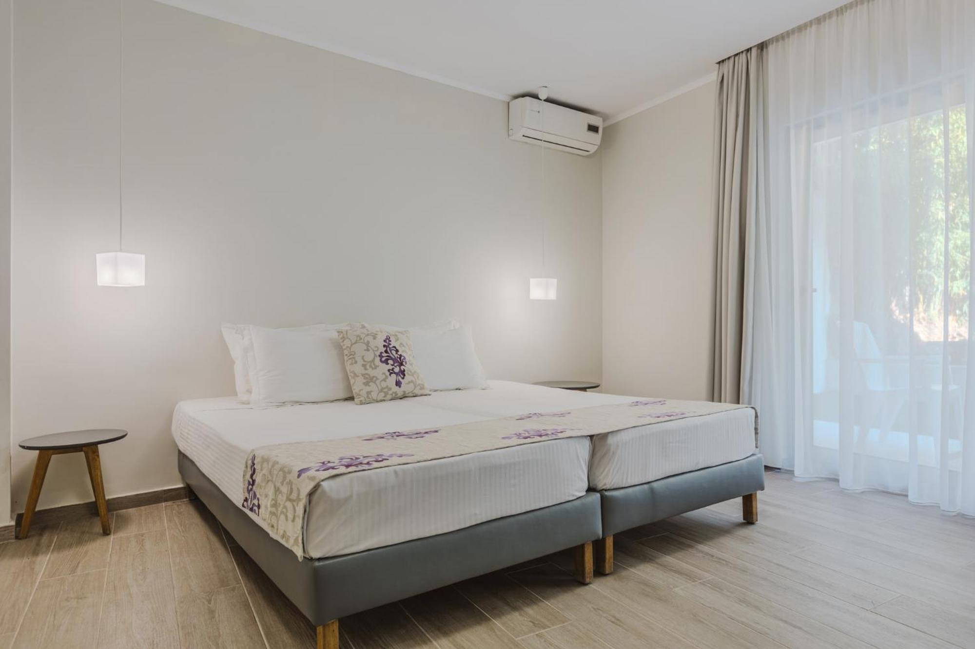 Sunrise Zante - Adults Only Hotel チィリヴィ エクステリア 写真
