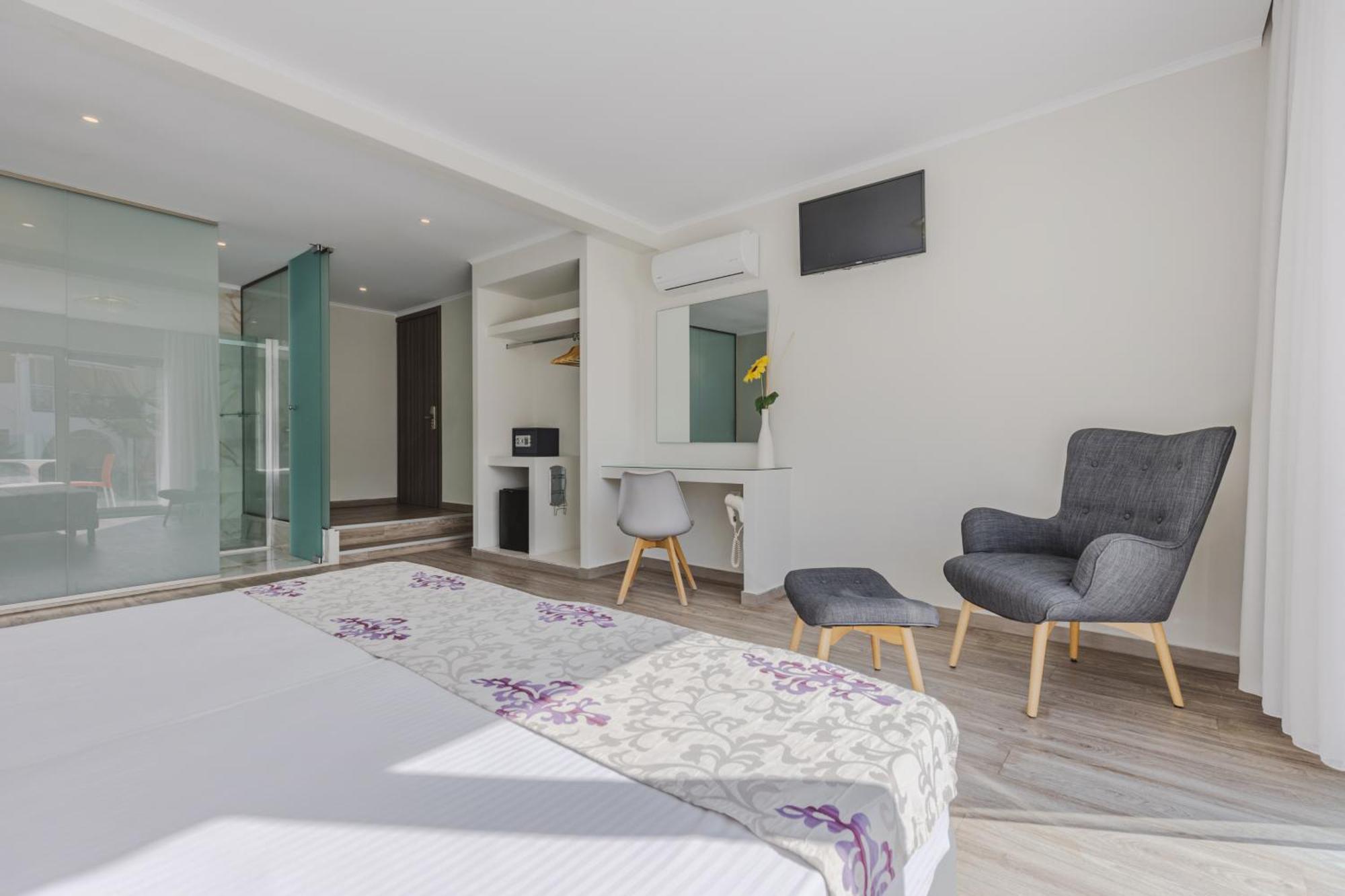 Sunrise Zante - Adults Only Hotel チィリヴィ エクステリア 写真