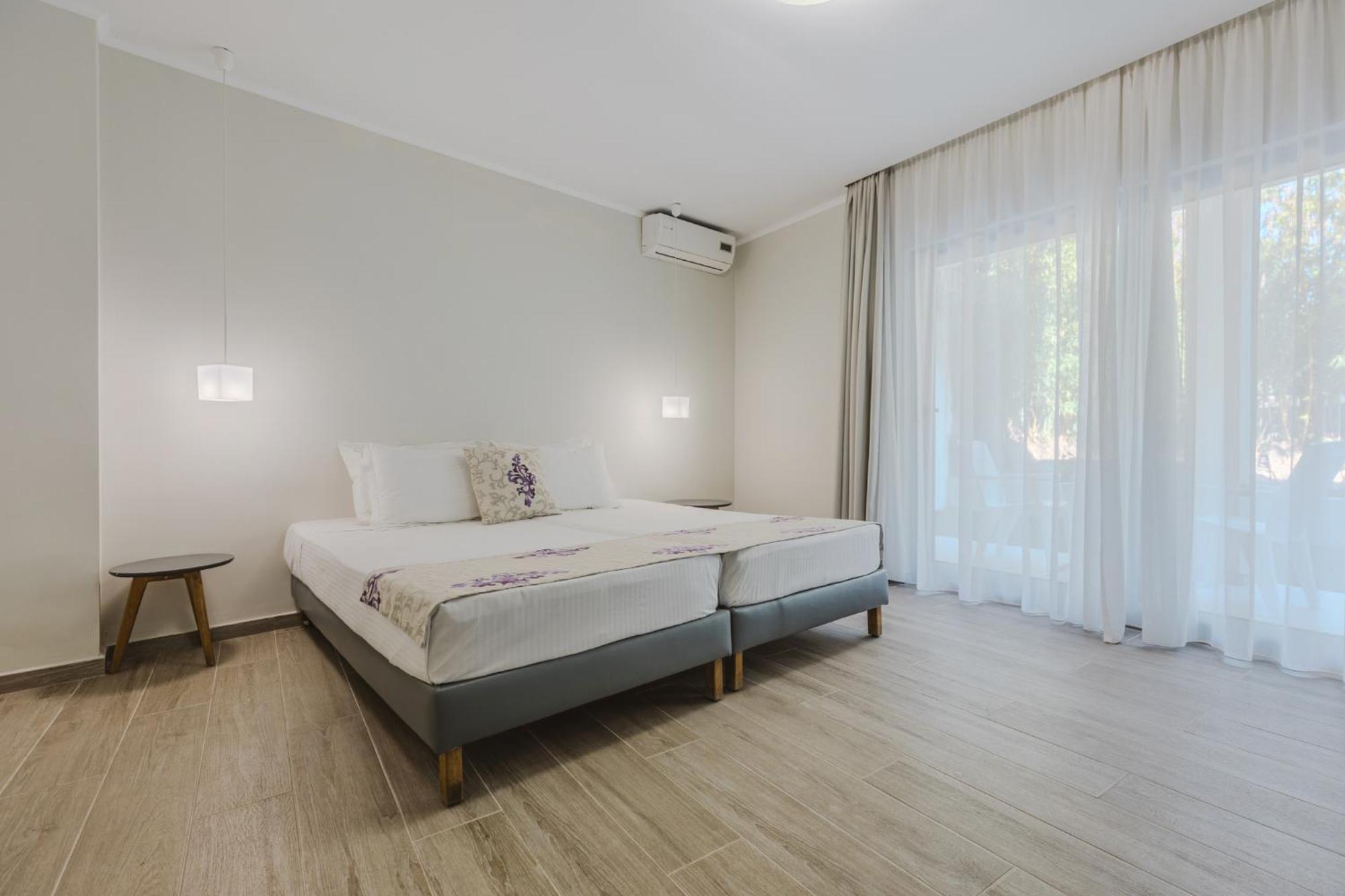 Sunrise Zante - Adults Only Hotel チィリヴィ エクステリア 写真