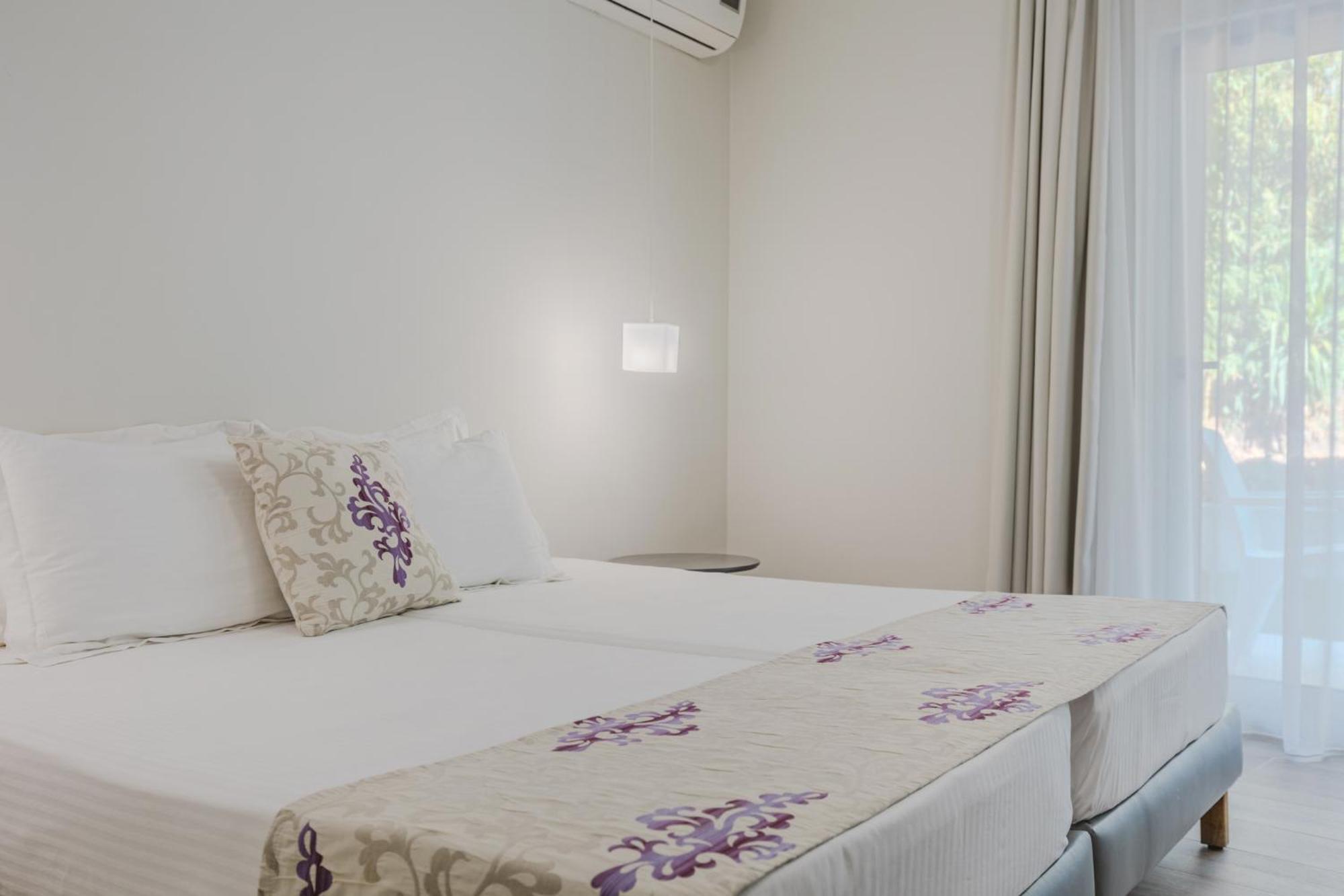 Sunrise Zante - Adults Only Hotel チィリヴィ エクステリア 写真